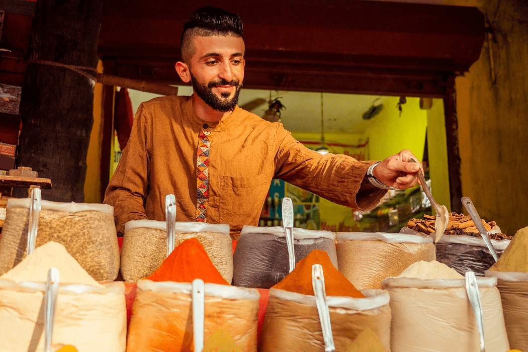 The Quiet Street Vendor of Old Delhi Who Waits Without Words